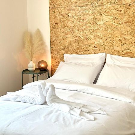 Willow Pillow Chumphon Rom bilde